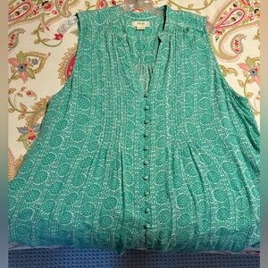 Anthropologie Maeve Slevelesss green and white button front top